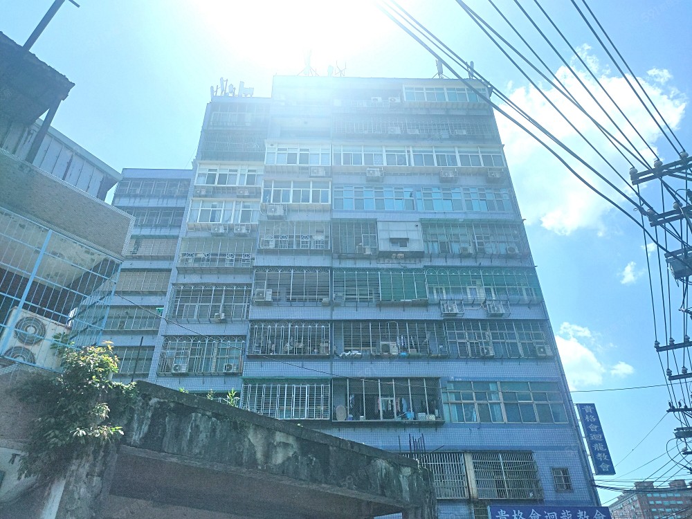 專任委託❤️迴龍站450公尺❤️東方明珠❤️迴龍郵局收租電梯