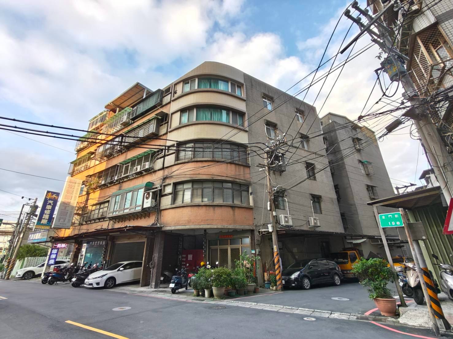 板橋金門街近車站公寓1+2樓,照片 2